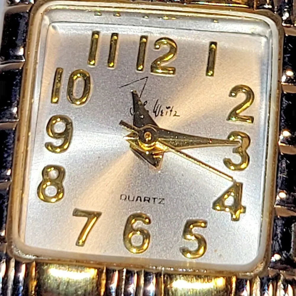 New John Weitz Womens Dress Watch - Never Worn - Gold Tone - New Battery